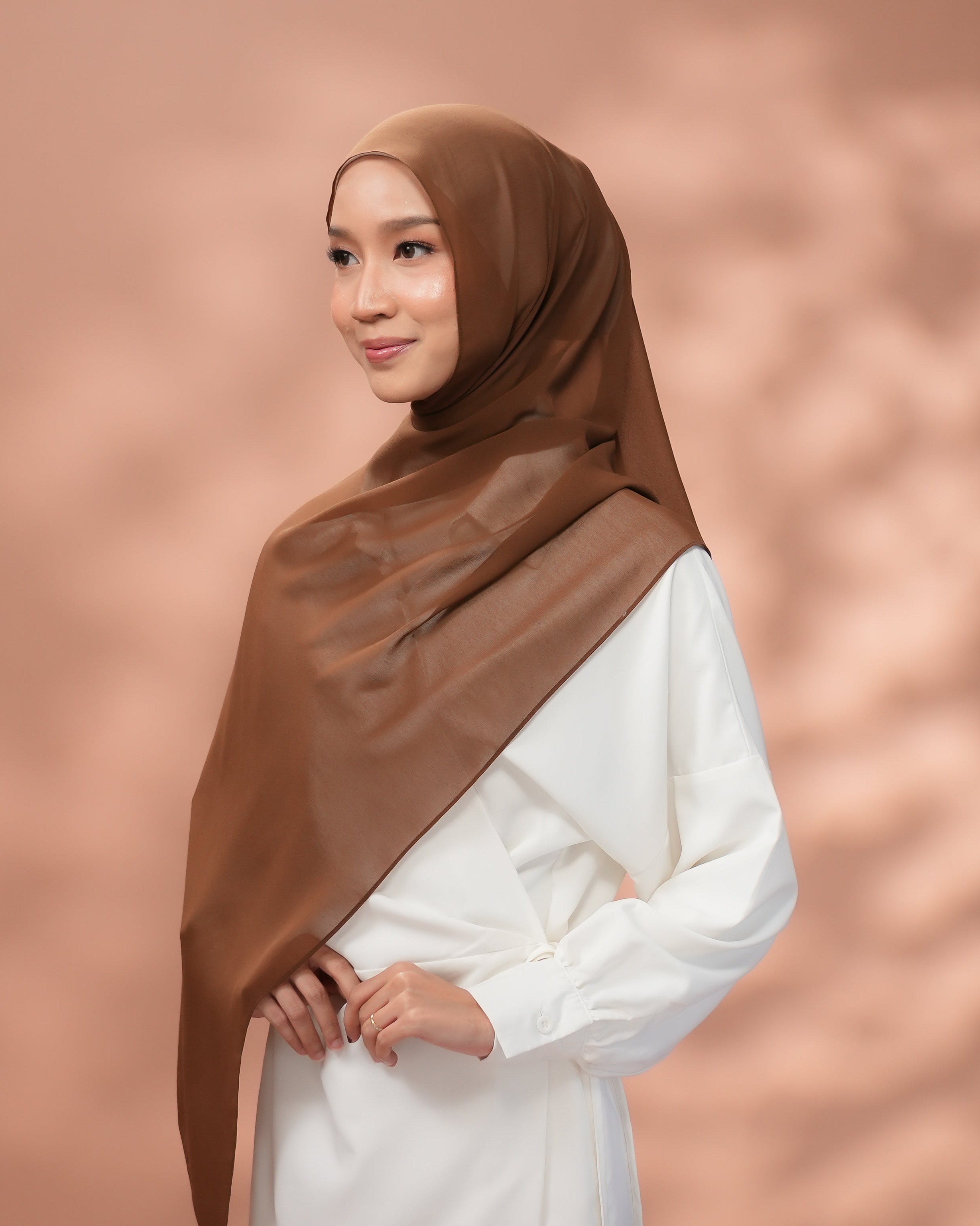 Aura in Mocha