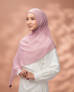 Aura in Petal